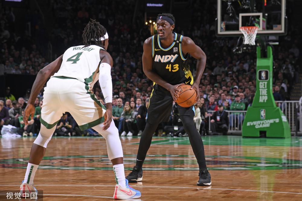 父亲则笑着 父亲则笑着