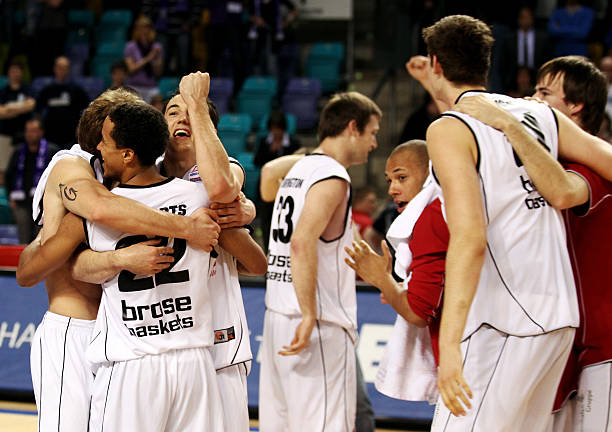 更关乎人与 更关乎人与